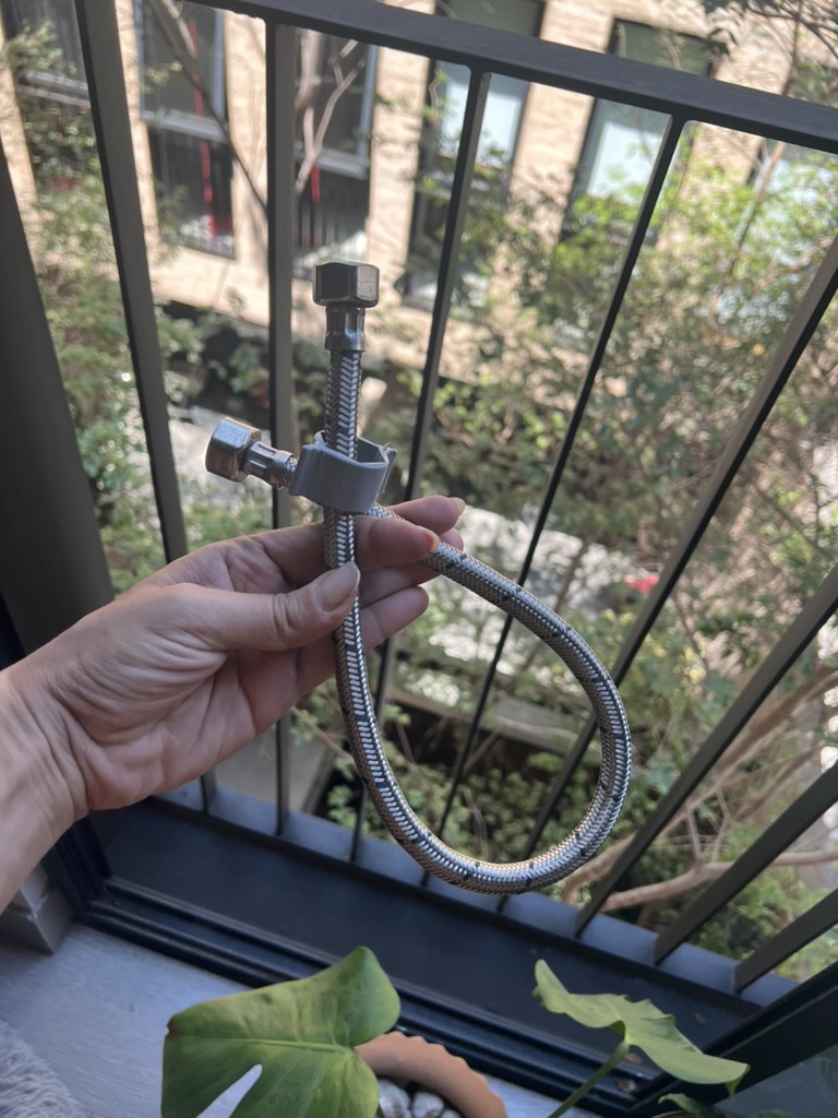 Braided connector hose, photo 1 of 1